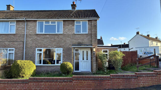 3 bed property, in Curl View Crescent, £170,000