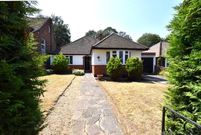 2 bed property, in Park Avenue, £675,000