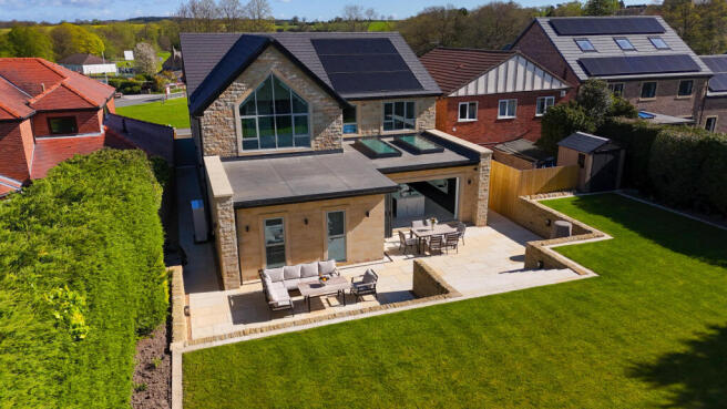 5 bed property, in Applehaigh Lane, £1,500,000
