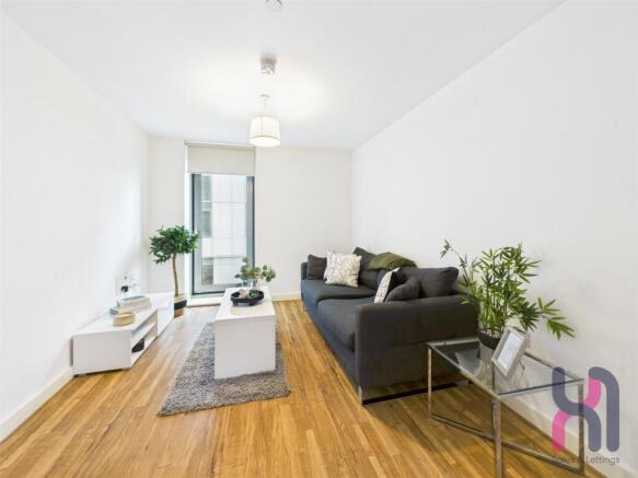 1 bed property, in Media City, £135,000