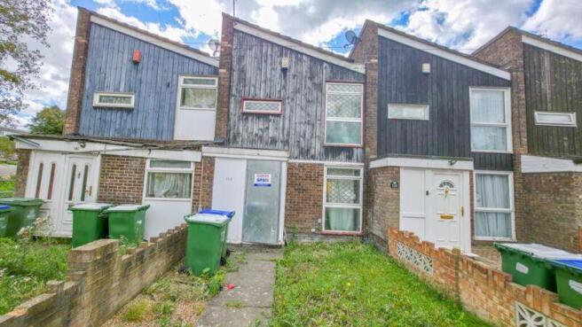 2 bed property, in Overton Road East, £275,000