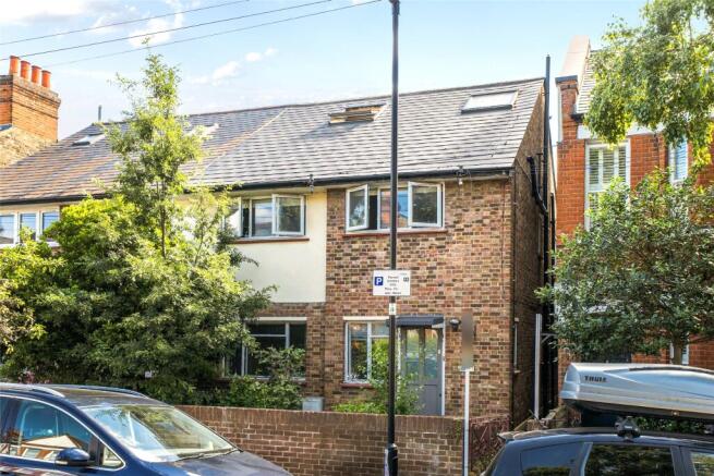 2 bed property, in Pentney Road, £400,000