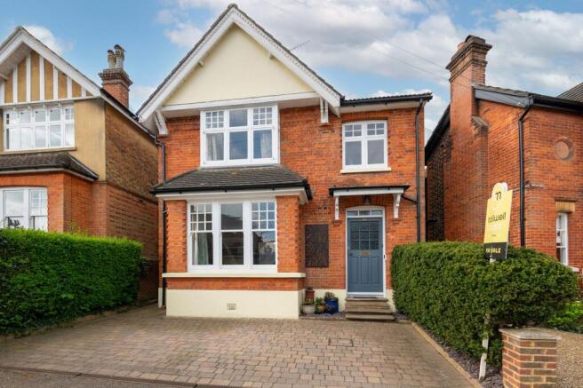 4 bed property, in Fengates Road, £750,000
