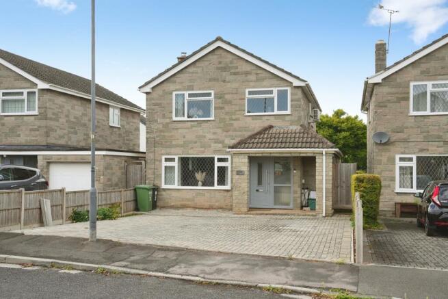 4 bed property, in Clevedale, £575,000