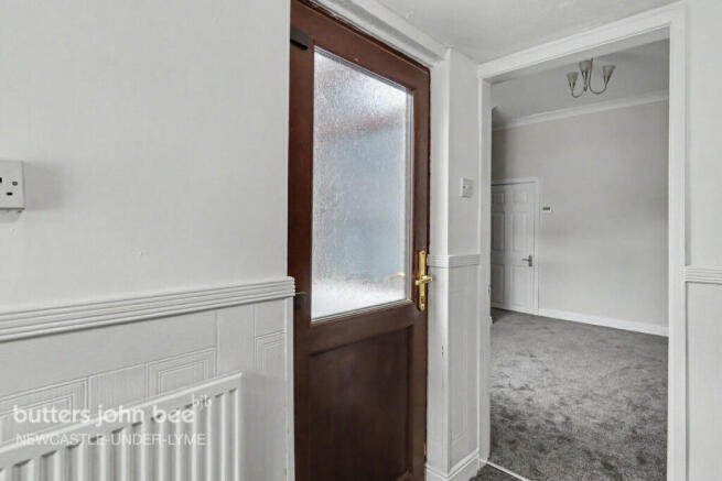 2 bed property, in Heathcote Street, £120,000
