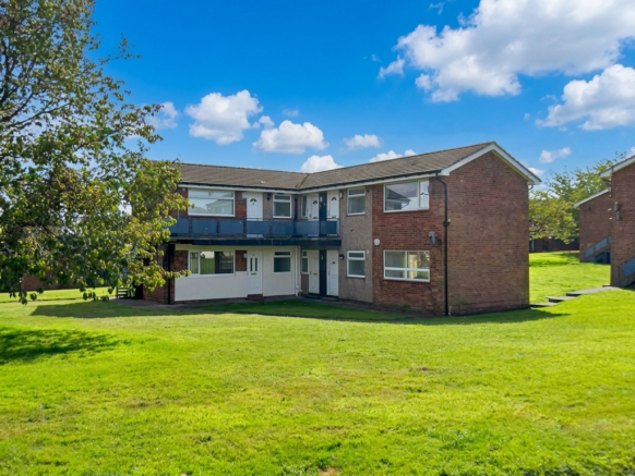 1 bed property, in Woodhorn Drive, £25,000