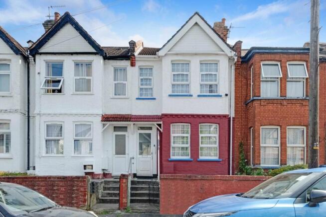 3 bed property, in Russell Road, £500,000