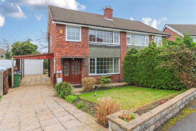 3 bed property, in Crantock Drive, £325,000