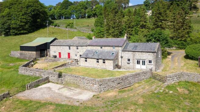 5 bed property, in Carrshield, £660,000