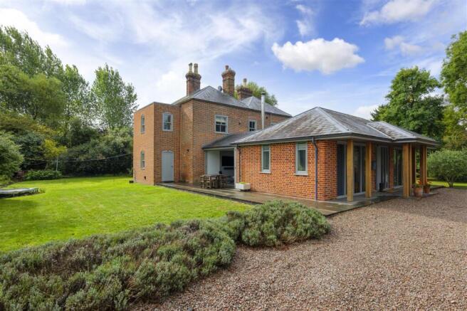 6 bed property, in Nargate Street, £1,250,000
