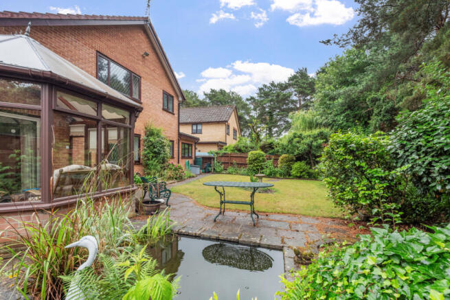 4 bed property, in Sandford, £535,000