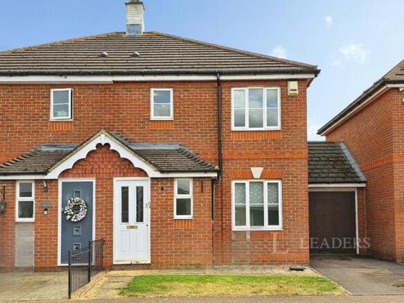 3 bed property, in Ridgeways, £450,000