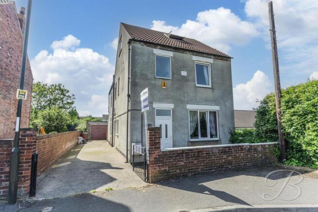 4 bed property, in North View Street, £200,000