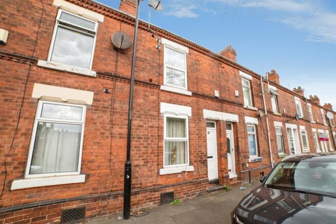 2 bed property, in Ramsden Road, £85,000