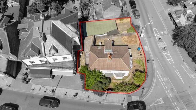 10 bed property, in Berrylands Road, £999,950
