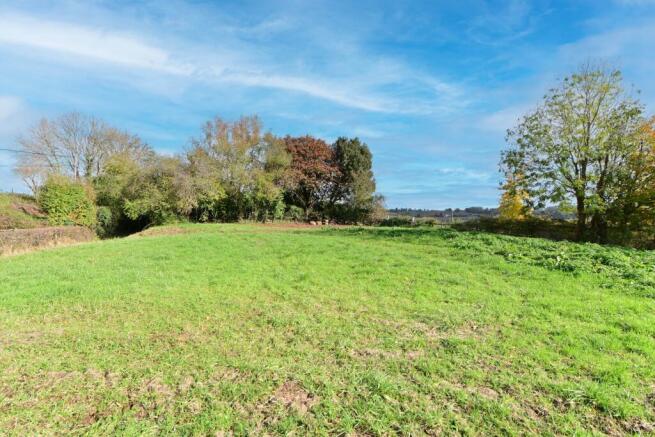 3 bed property, in Weston Hill, £295,000