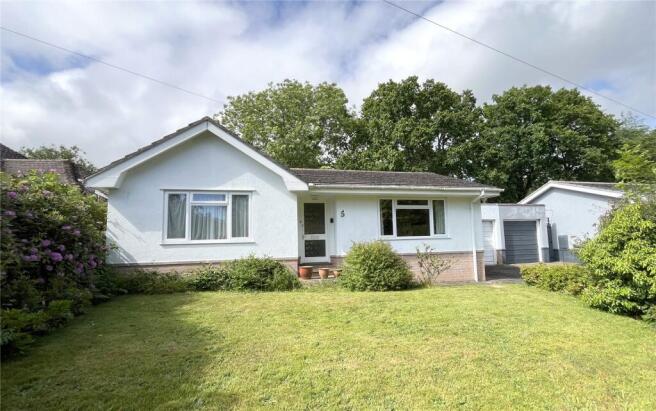 2 bed property, in Woodhayes Avenue, £435,000