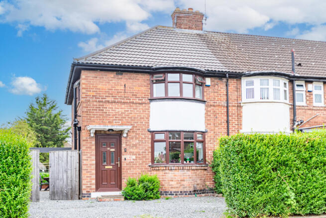 3 bed property, in Stuart Road, £315,000