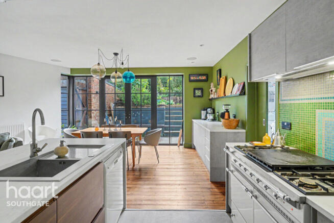 4 bed property, in The Woodlands, £1,000,000
