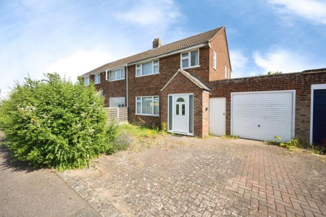 3 bed property, in Aspen Avenue, £375,000