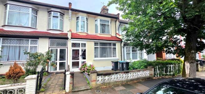 3 bed property, in Shrewsbury Road, £649,995