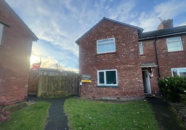 2 bed property, in 9 Farmer Place, £90,000