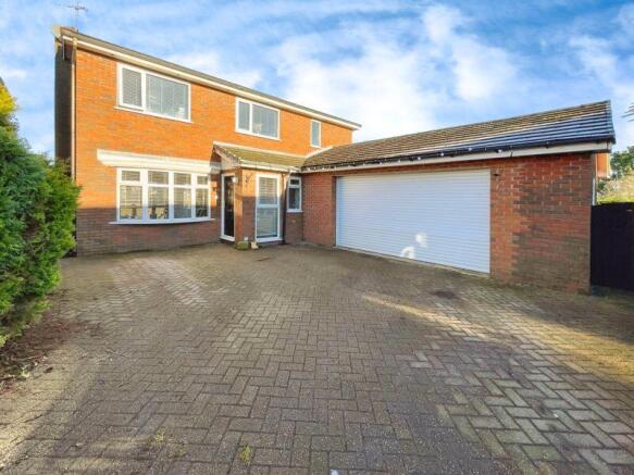 4 bed property, in Chatton Close, £580,000