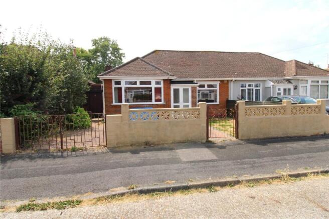 2 bed property, in Northfield Avenue, £300,000