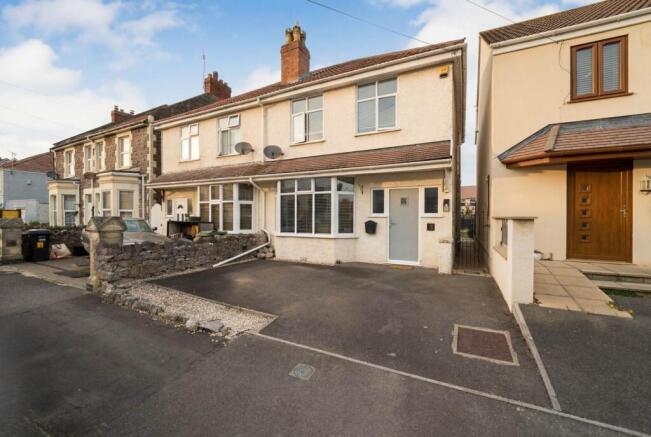 3 bed property, in Bedford Road, £318,000
