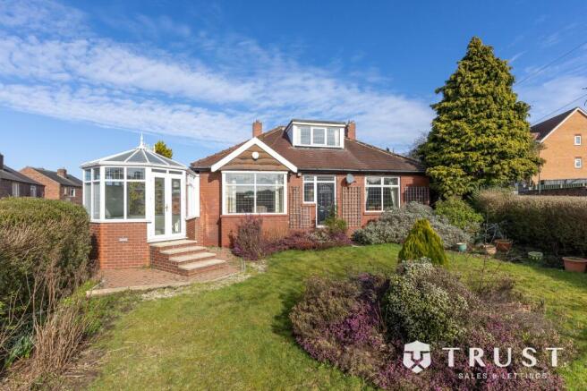 2 bed property, in Highfield Drive, £250,000