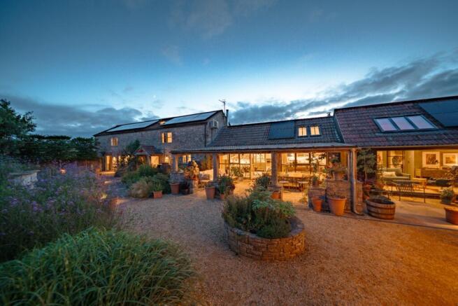 4 bed property, in Willow Barn, £1,250,000