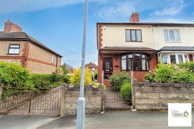 3 bed property, in Rothsay Avenue, £170,000