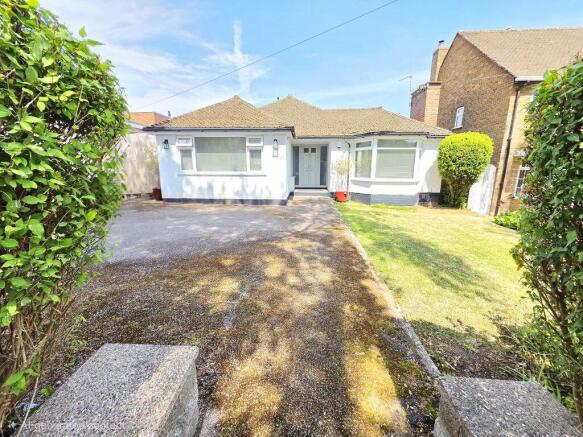4 bed property, in Kempson Avenue, £665,000