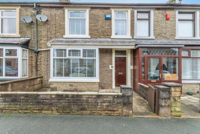 3 bed property, in Knowlesly Road, £180,000