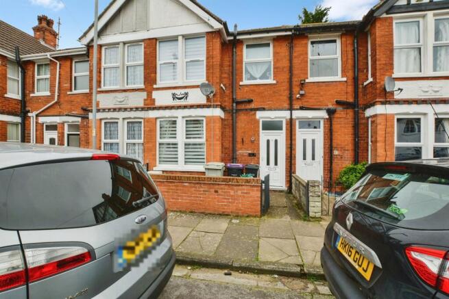 3 bed property, in Clifton Grove, £185,000