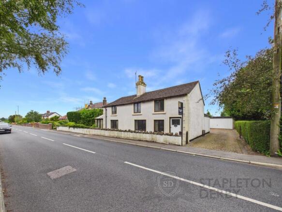3 bed property, in Mossborough Road, £600,000