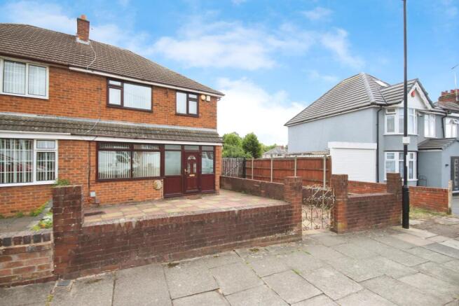 3 bed property, in Pearson Avenue, £270,000