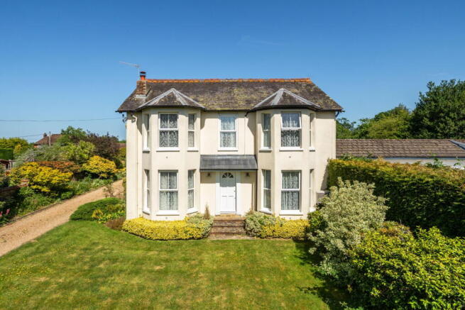 4 bed property, in Godstone Road, £800,000
