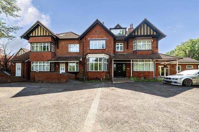 20 bed property, in Pembroke Road, £2,000,000