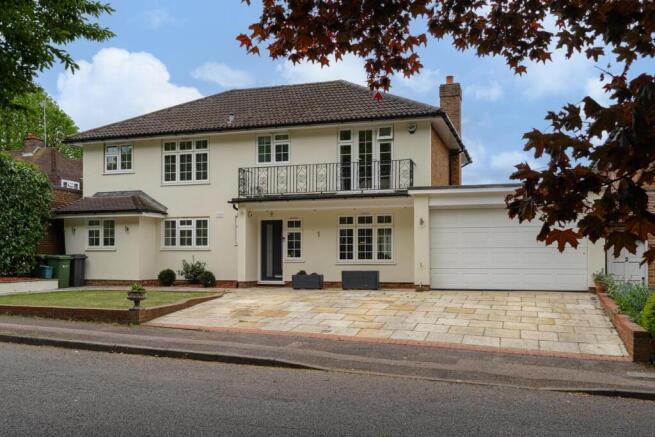 4 bed property, in The Priors, £1,300,000
