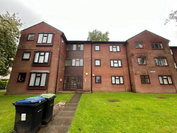 1 bed property, in 55 York Road, £65,000
