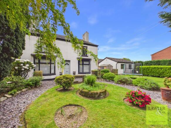3 bed property, in Yew Tree Farm, £495,000