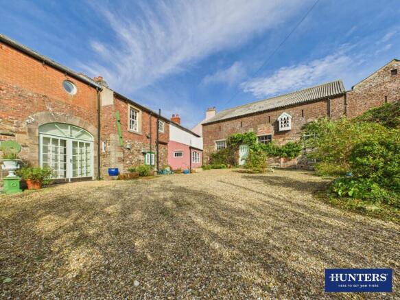 4 bed property, in Boustead Hill, £375,000