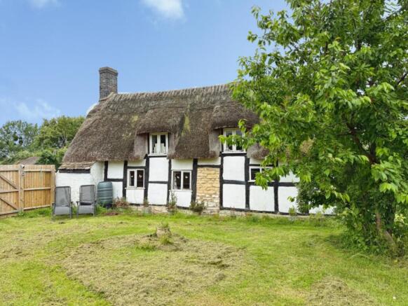 3 bed property, in Haresfield, £495,000