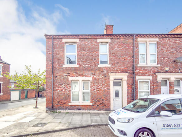 2 bed property, in 138 Eglesfield Road, £9,000