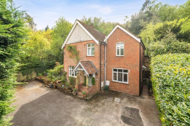 4 bed property, in Marley Combe Road, £950,000