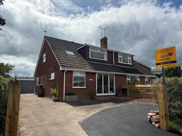 3 bed property, in Alton Road, £289,995