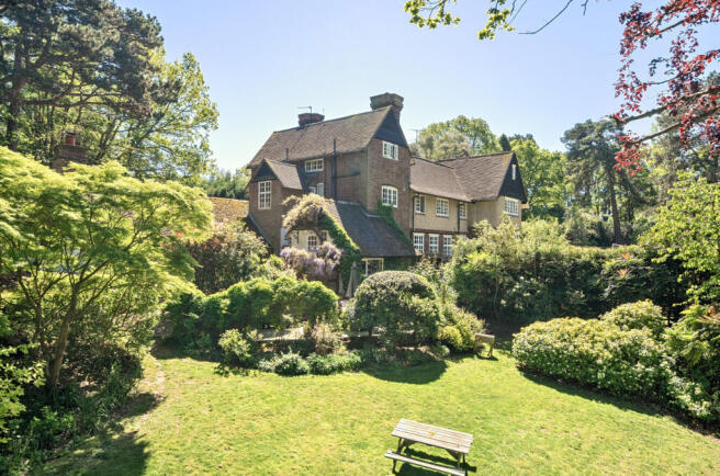 3 bed property, in Mayford, £1,100,000