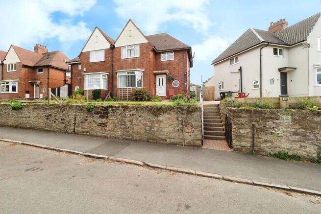 3 bed property, in Barroon, £200,000