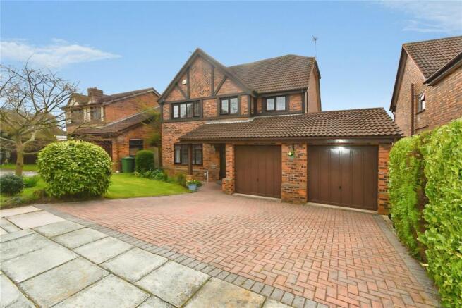 4 bed property, in Elm Drive, £600,000